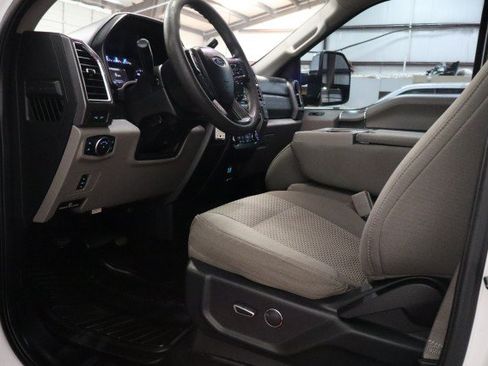 Used 2018 Ford F250 XLT w/ XLT Premium Package AWD/4WD image 37