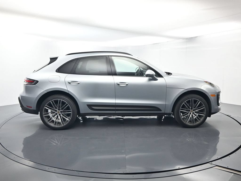 Certified 2026 Porsche Macan AWD/4WD image 16
