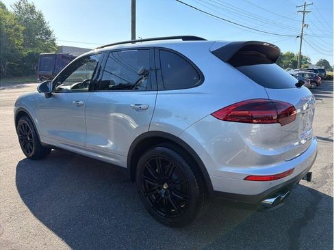 Used 2017 Porsche Cayenne S AWD/4WD image 4