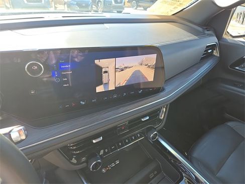 Used 2025 Chevrolet Tahoe LT image 26