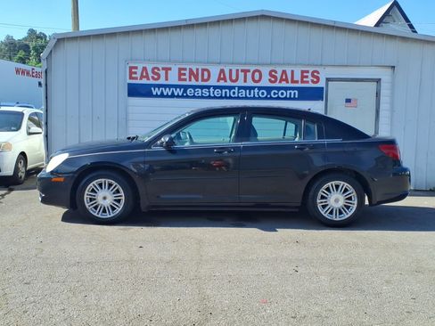 Used 2007 Chrysler Sebring Touring w/ Convenience Group I FWD image 2
