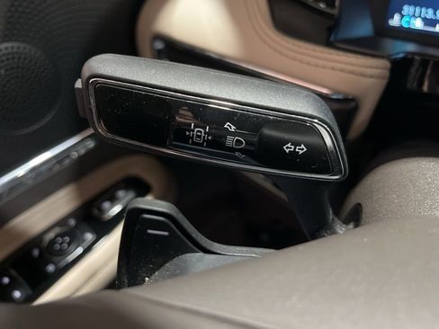 Used 2023 Lincoln Corsair Standard w/ Equipment Group 101A image 25