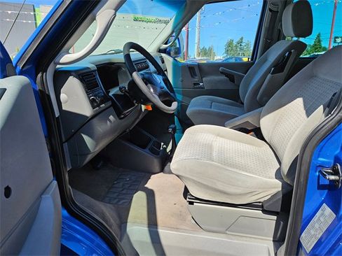 Used 2002 Volkswagen Eurovan GLS image 14