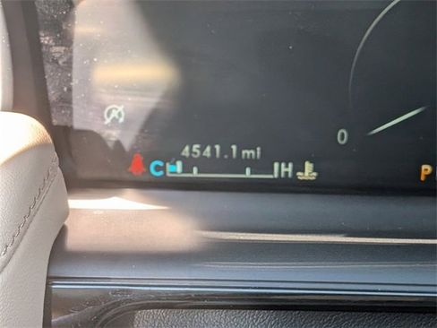 Certified 2023 Lincoln Nautilus AWD w/ Premium Package image 19