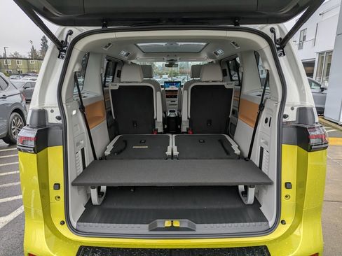 New 2025 Volkswagen ID. Buzz Pro S Plus image 32