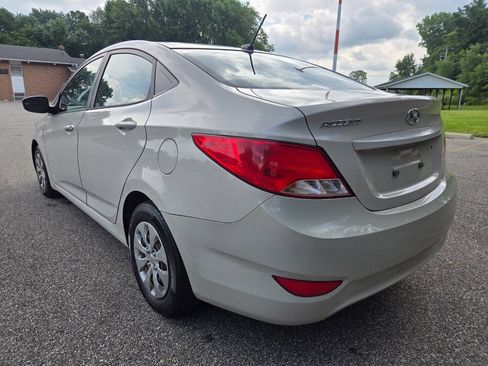 Used 2015 Hyundai Accent GLS FWD image 5