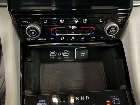 Used 2021 Jeep Grand Cherokee L Overland w/ Advanced Protech Group III image 18