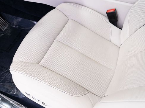 Certified 2020 Rolls-Royce Cullinan image 20