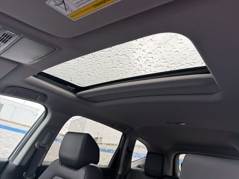 Used 2020 Honda CR-V Touring image 11