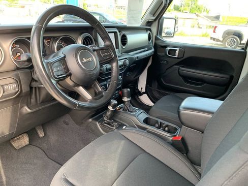 Used 2022 Jeep Wrangler Sport AWD/4WD image 16