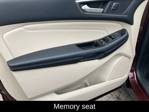 Used 2017 Ford Edge Titanium w/ Technology Package image 13