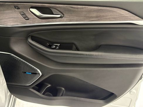 Used 2022 Jeep Grand Cherokee Overland w/ Luxury Tech Group IV image 41