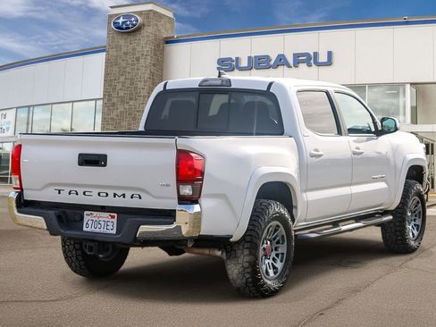 Used 2017 Toyota Tacoma SR5 w/ Tow Package image 4