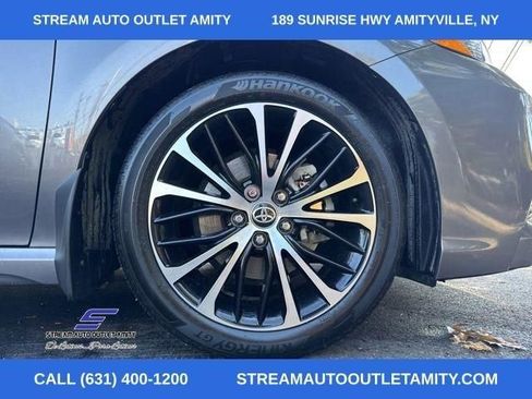 Used 2020 Toyota Camry SE image 11
