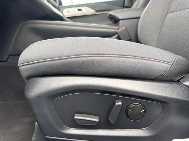 Used 2025 Ford Explorer Active RWD image 16