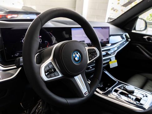 New 2026 BMW X5 xDrive50e image 17