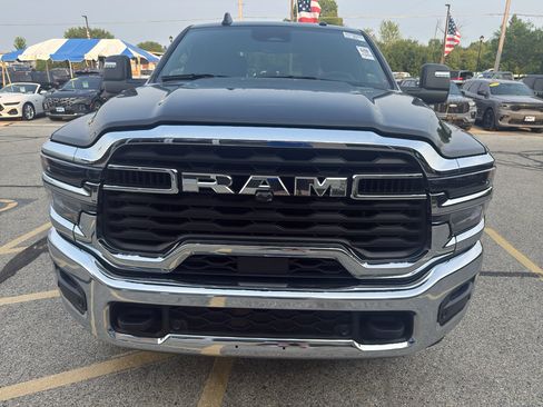 Used 2026 RAM 2500 Big Horn AWD/4WD image 2