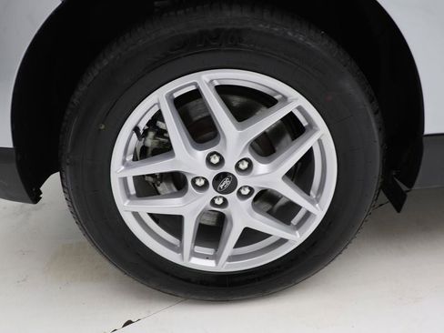 Used 2024 Ford Edge SEL image 10