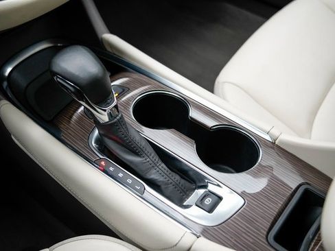 Used 2024 Chevrolet Malibu LT image 30