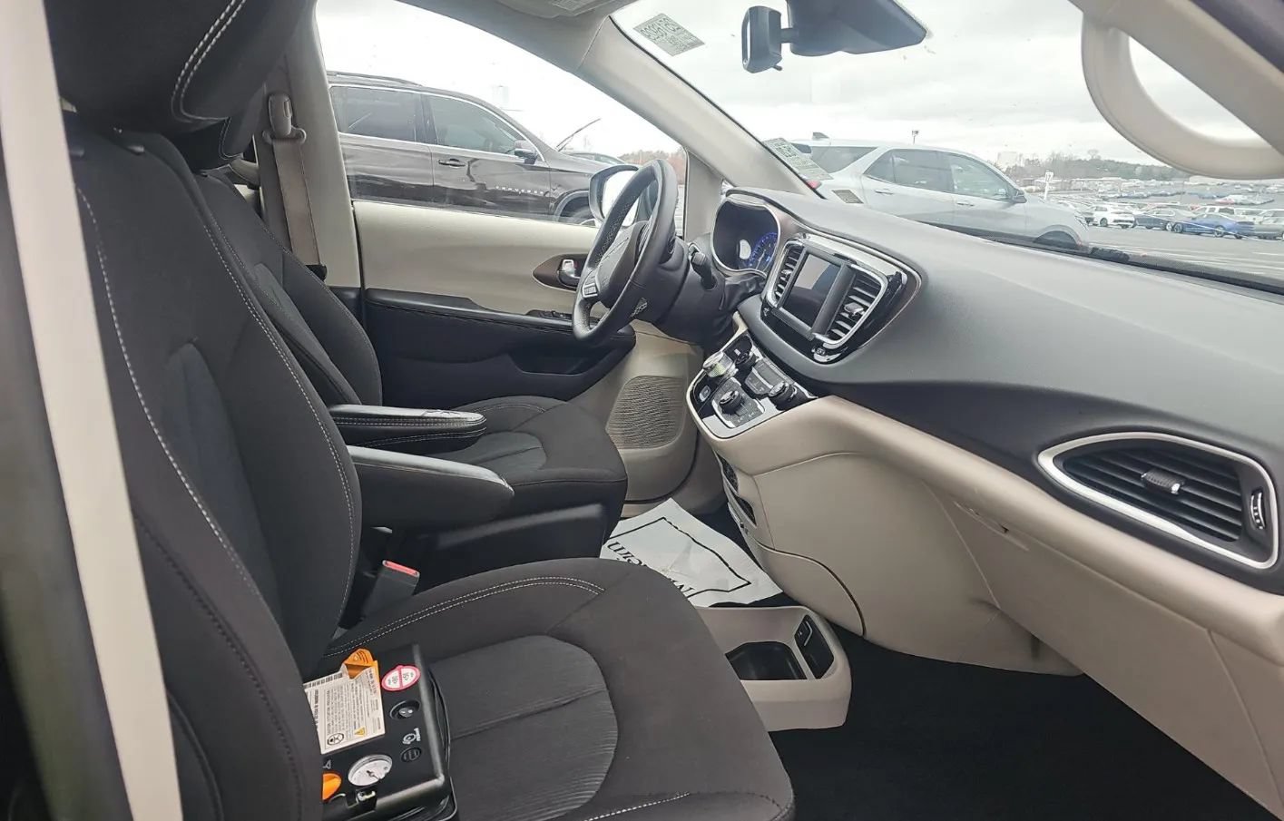Used 2024 Chrysler Voyager LX FWD image 48