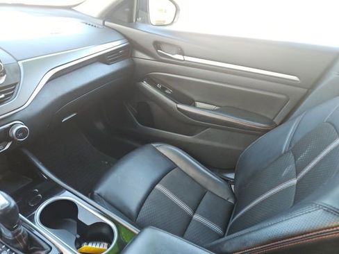 Used 2024 Nissan Altima 2.5 SR image 20