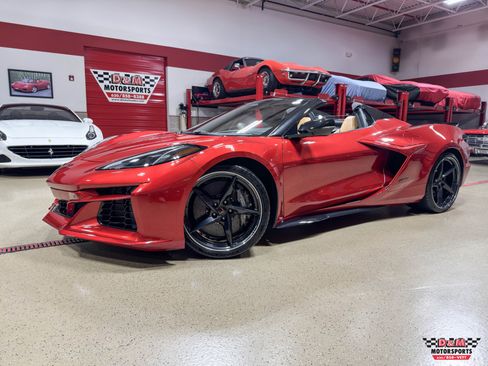 Used 2025 Chevrolet Corvette E-Ray AWD/4WD image 1