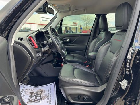 Used 2020 Jeep Renegade Trailhawk w/ Premium Leather Group image 15