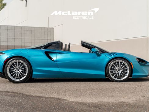New 2026 McLaren Artura Spider image 8