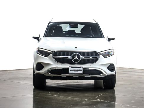 Certified 2025 Mercedes-Benz GLC 300 image 5
