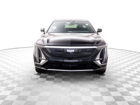 Certified 2025 Cadillac Lyriq Luxury w/ LPO, Floor Liner Package image 2