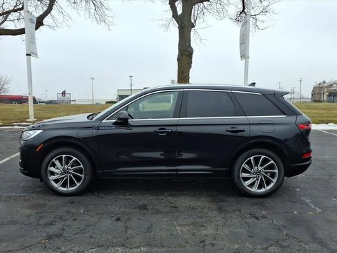 Used 2023 Lincoln Corsair Grand Touring image 4