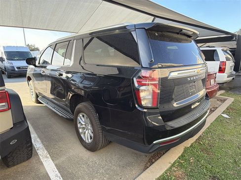 Used 2021 Chevrolet Suburban LT image 4