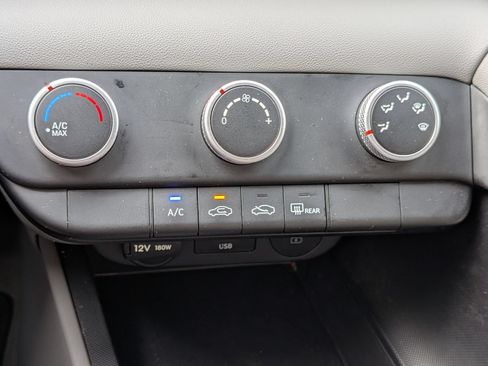 Used 2025 Hyundai Elantra SE w/ Cargo Package FWD image 24
