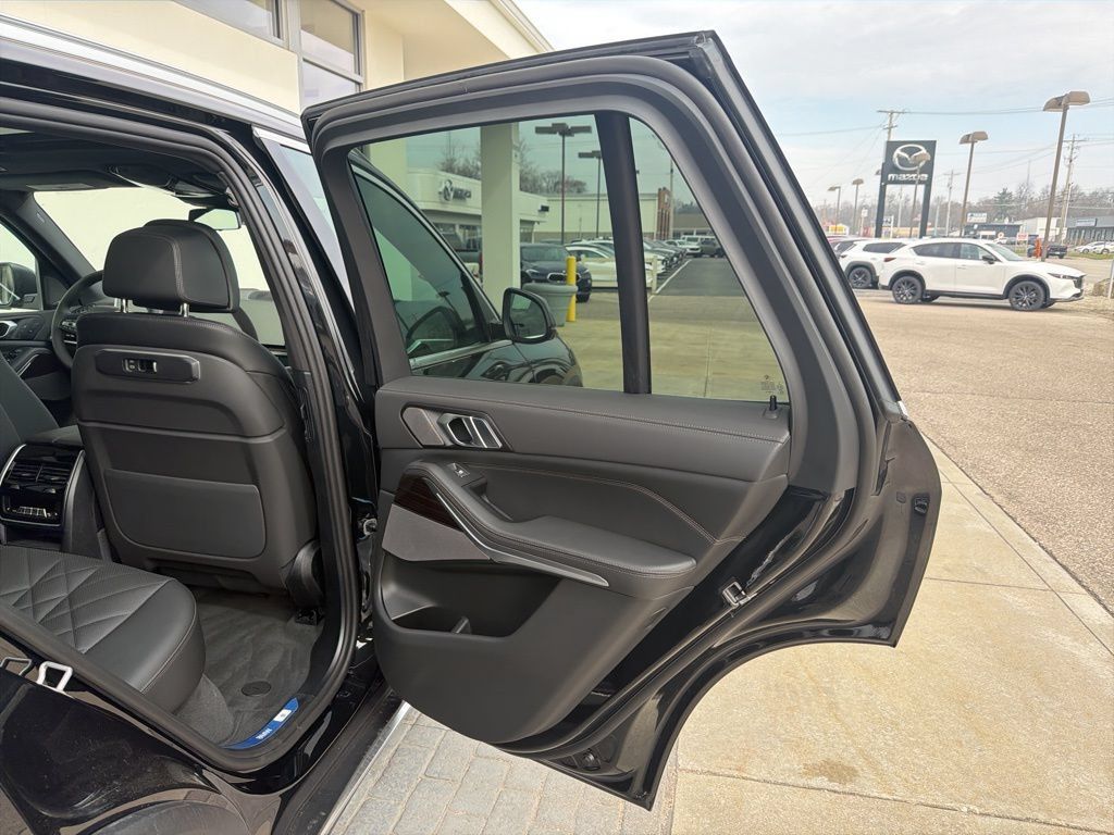 New 2026 BMW X5 xDrive50e w/ Climate Comfort Package AWD/4WD image 13
