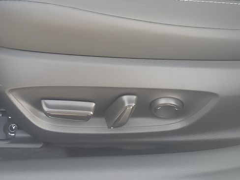New 2026 Toyota Prius Plug-In Hybrid FWD image 14
