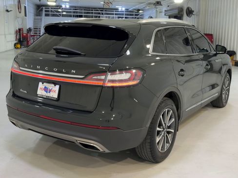 Used 2022 Lincoln Nautilus FWD image 9