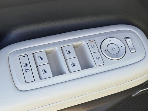 New 2025 Hyundai Santa Fe Limited image 17