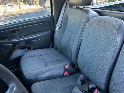 Used 2007 Chevrolet Silverado 2500 W/T image 12