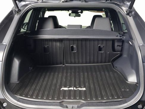 Used 2023 Toyota RAV4 SE image 14