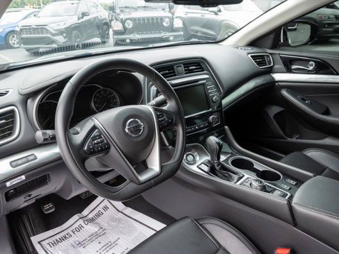 Used 2022 Nissan Maxima SV w/ Floor Mat Group FWD image 16