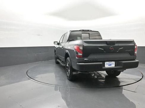 Used 2021 Nissan Titan PRO-4X w/ Pro-4x Convenience Package AWD/4WD image 6