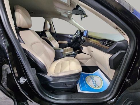 Used 2020 Ford Escape Titanium FWD image 25