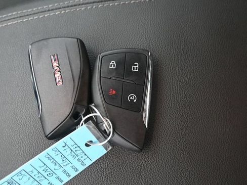 Used 2024 GMC Canyon Elevation w/ Convenience Package RWD image 14