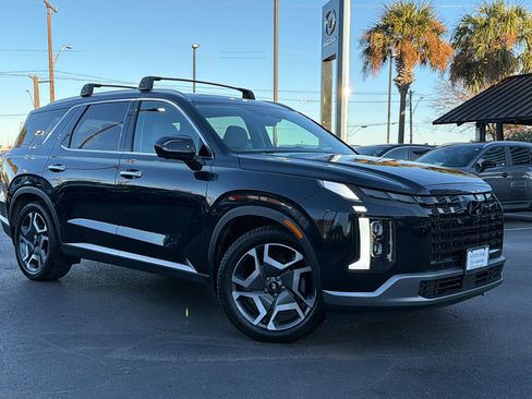 Used 2023 Hyundai Palisade SEL image 2