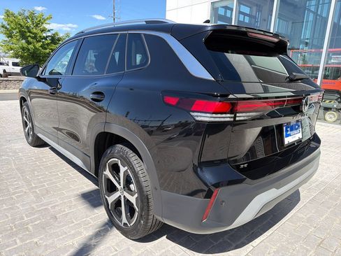 Certified 2025 Volkswagen Tiguan SE AWD/4WD image 5