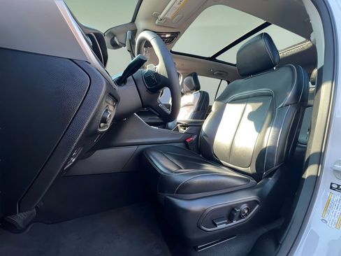 Used 2024 Jeep Grand Cherokee Limited 4xe AWD/4WD image 24