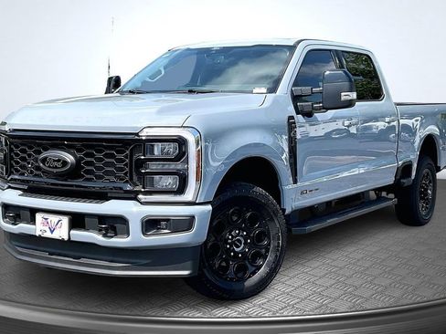 New 2026 Ford F250 Lariat w/ Black Appearance Package AWD/4WD image 2