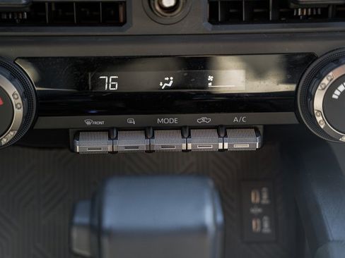 Used 2024 Toyota Tacoma TRD Sport image 27