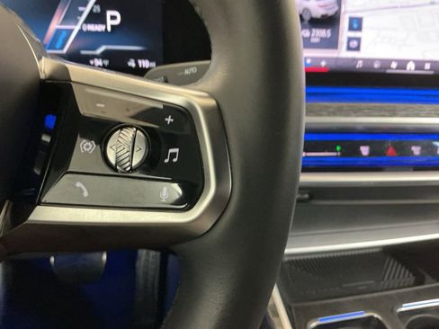 Certified 2024 BMW i7 xDrive60 w/ Executive Package image 18