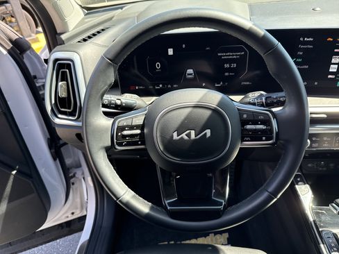 Certified 2024 Kia Sorento SX AWD/4WD image 18